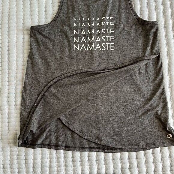 GAP GapFIt Dry Tulip Hem " NAMASTE " Saying Grey Yoga Tank Women's Size Small - Picture 8 of 11